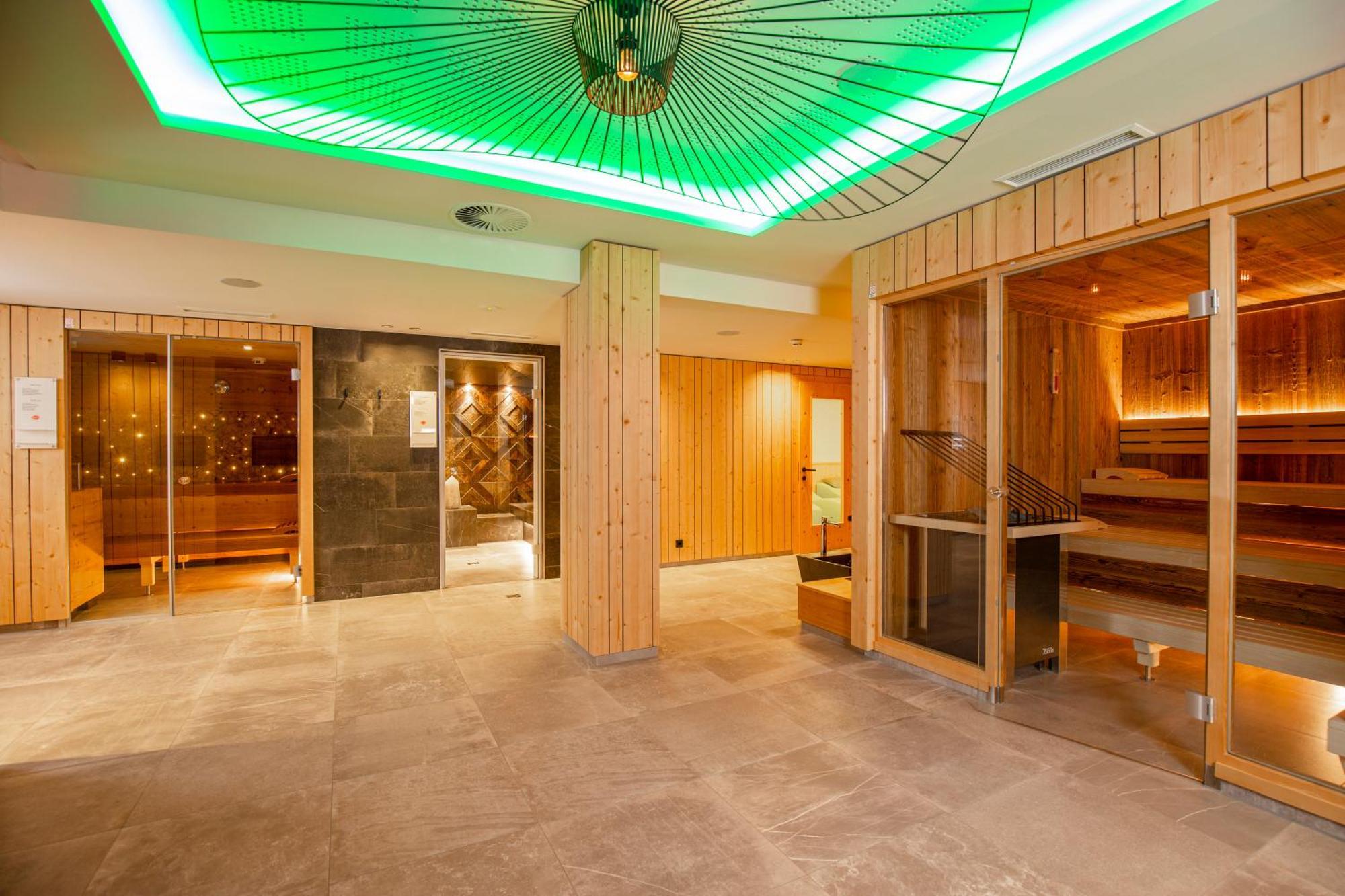 Natur-&Wanderhotel Tuxertal Exterior foto