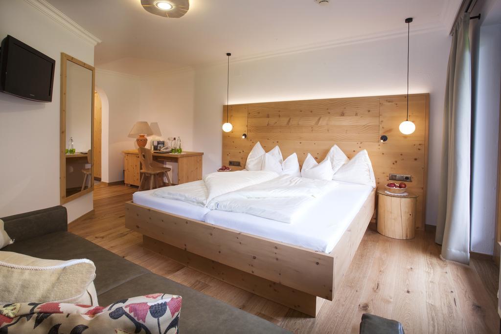 Natur-&Wanderhotel Tuxertal Zimmer foto