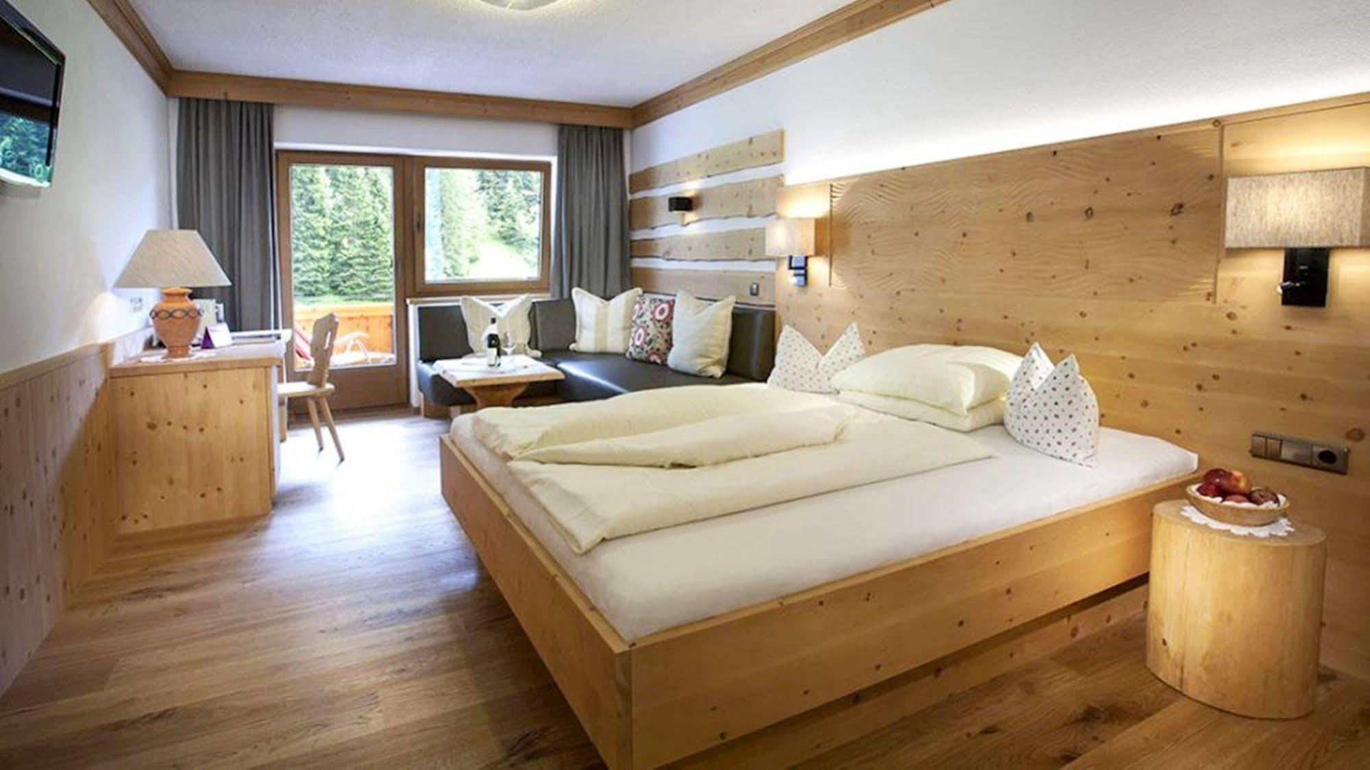 Natur-&Wanderhotel Tuxertal Exterior foto
