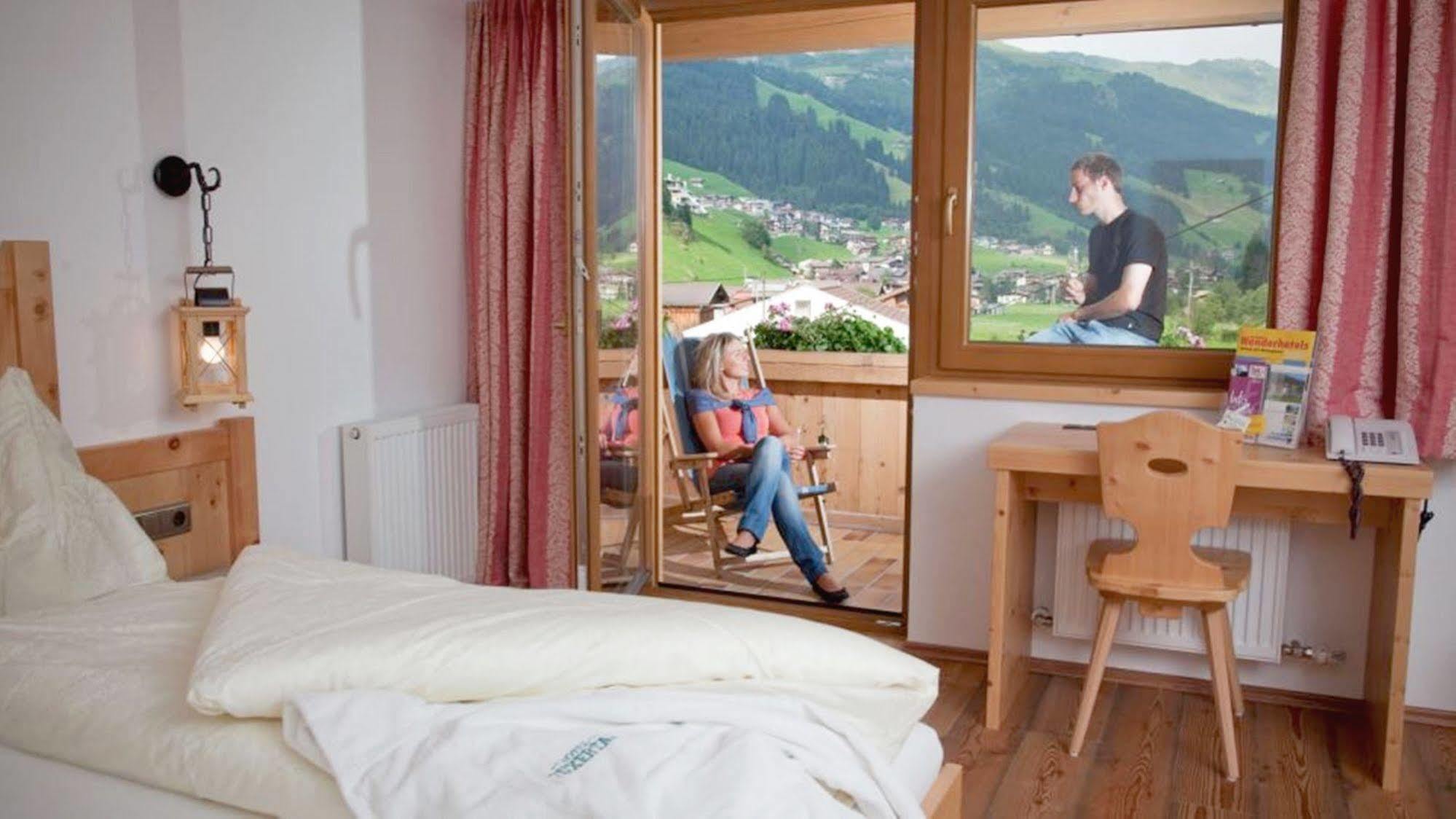 Natur-&Wanderhotel Tuxertal Exterior foto