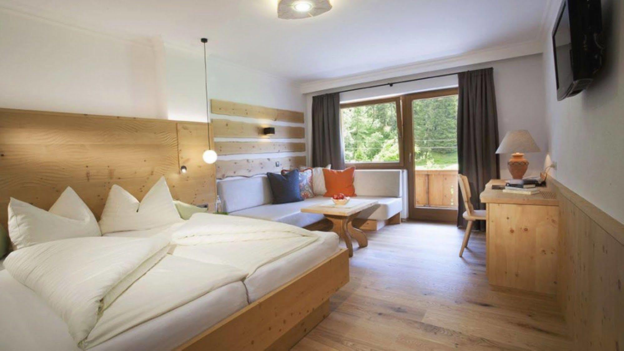 Natur-&Wanderhotel Tuxertal Exterior foto